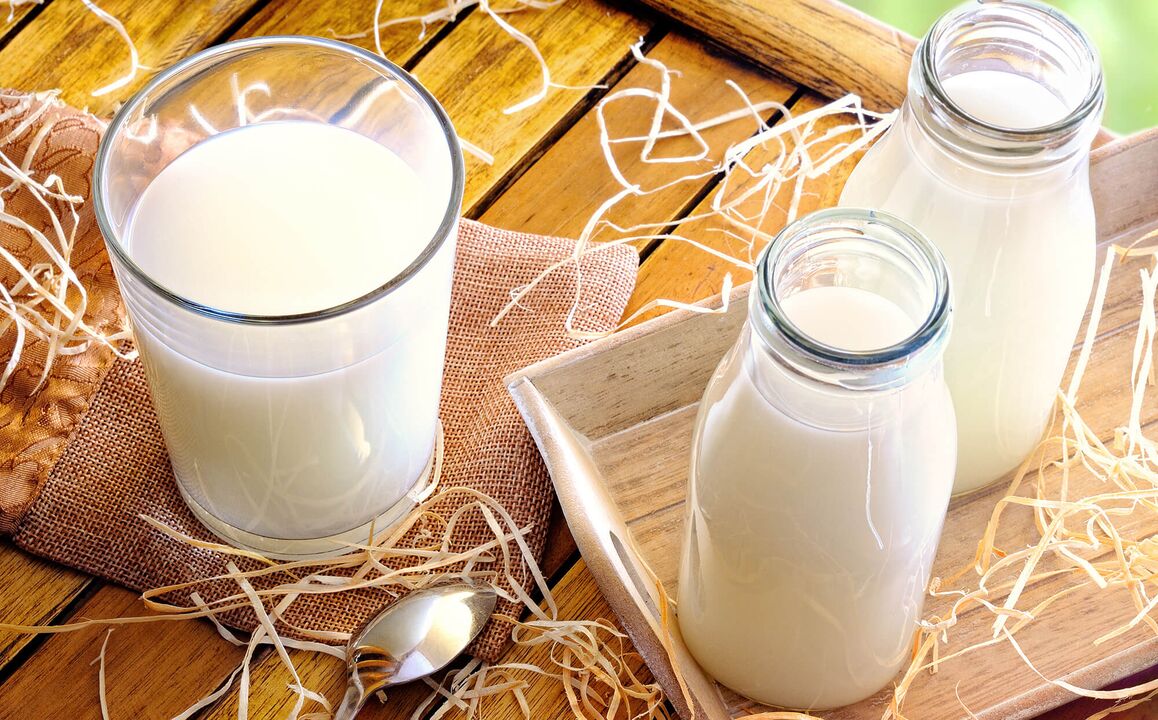 Kefir is a healthy fermented milk drink for weight loss. 