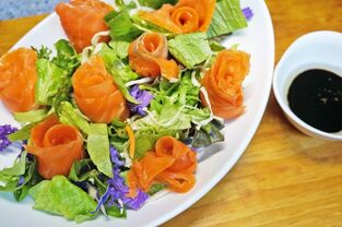 salad with salmon over ducano